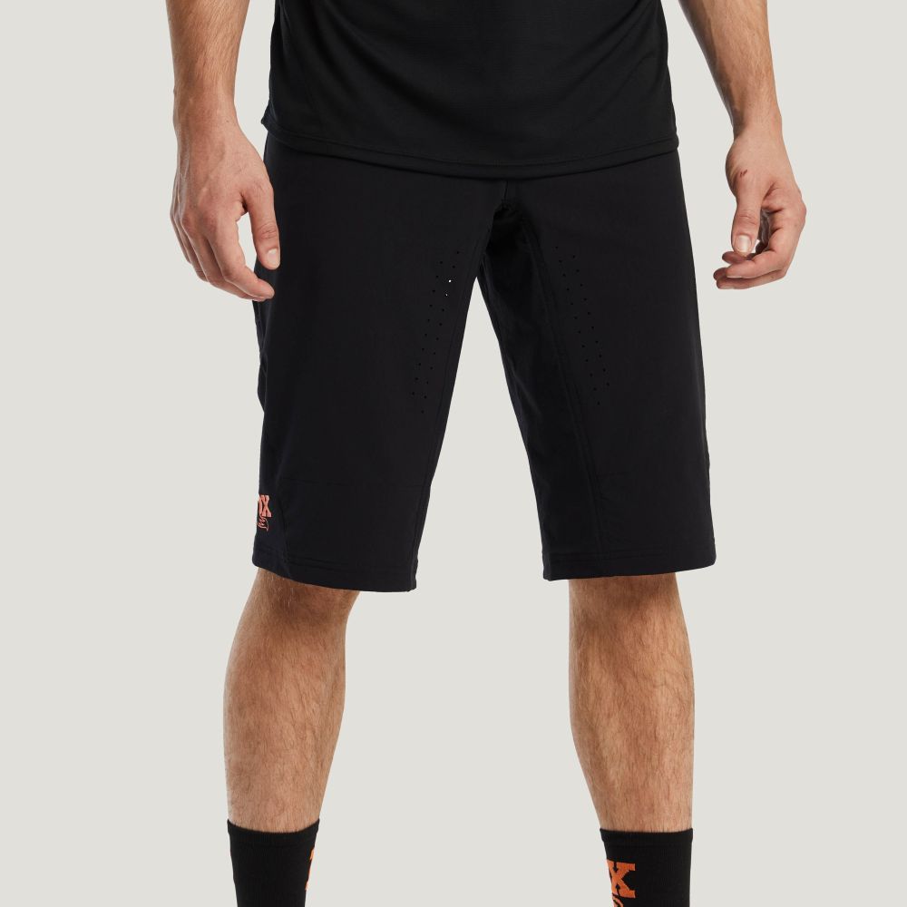 Hightail Shorts-Black