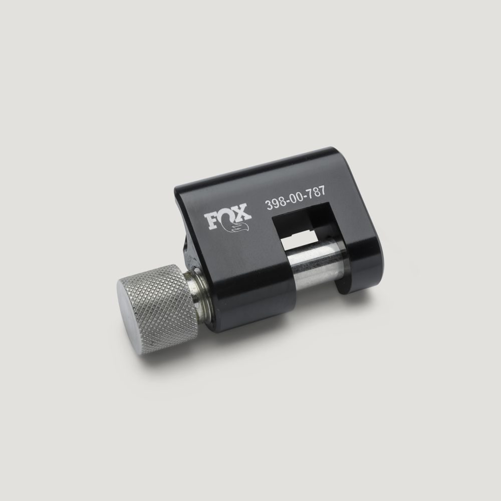 Service Tool: Dual Travel 2 Static Sleeve Removal Press Eyelet Side